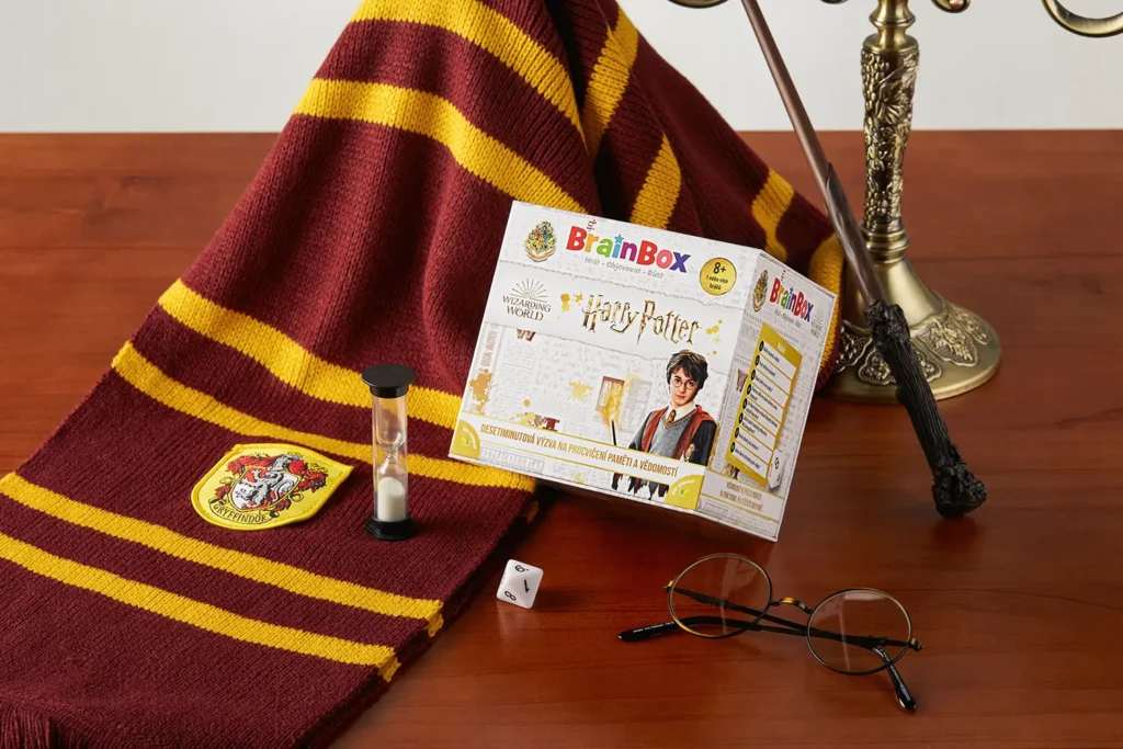Card with Hogwarts theme.