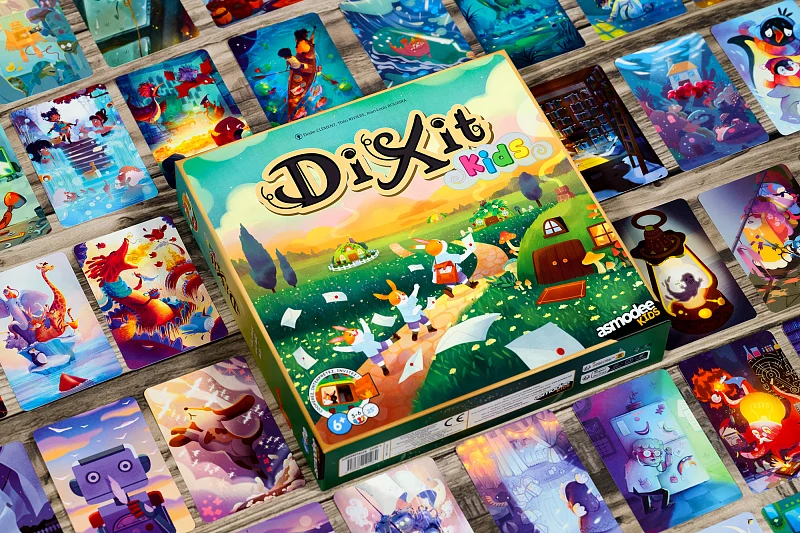Detail of magical cards and illustrations in Dixit Kids