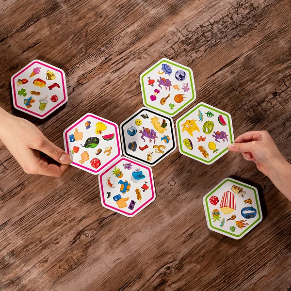 Detail of symbols on the edge of connected cards