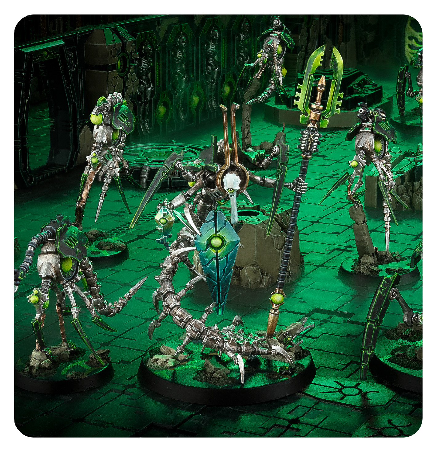 Canoptek Wraith using its vicious claws