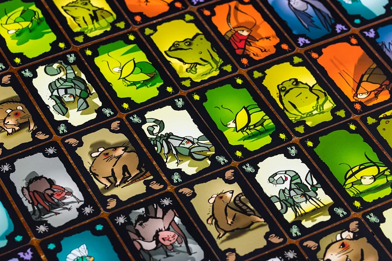 Detailed view of Blafuj game components